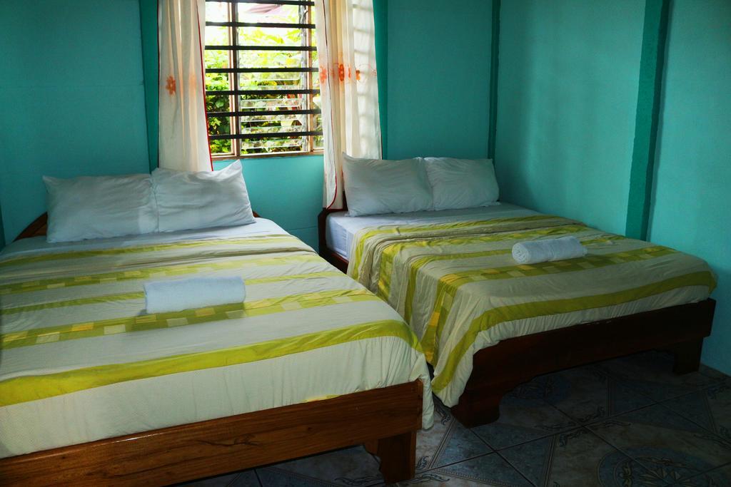 Hotel Las Flores Fortuna La Fortuna ภายนอก รูปภาพ