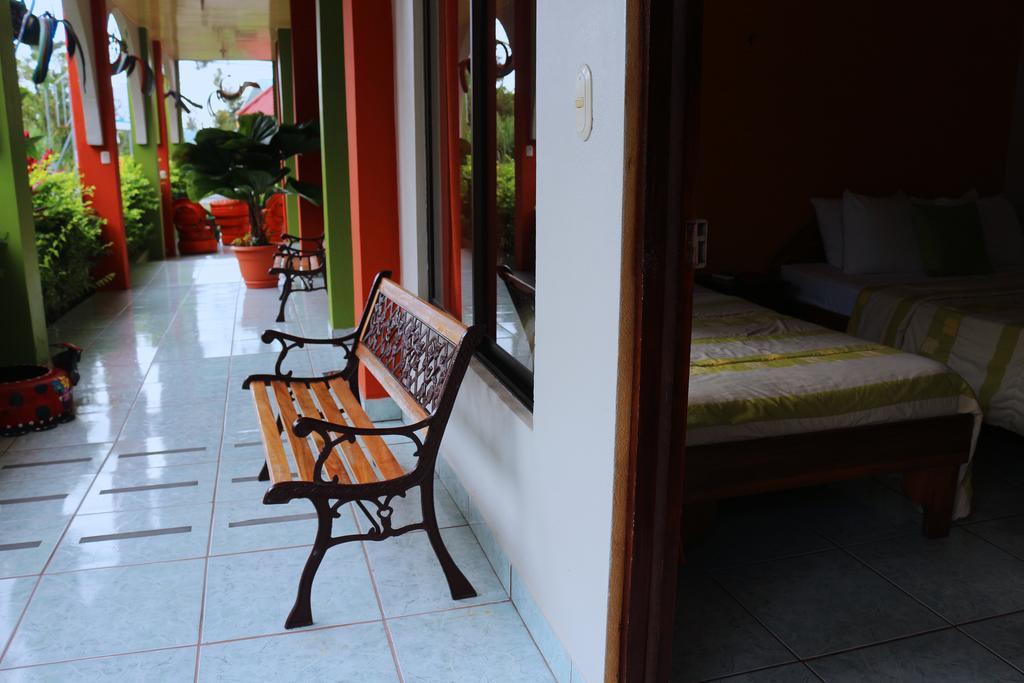 Hotel Las Flores Fortuna La Fortuna ภายนอก รูปภาพ
