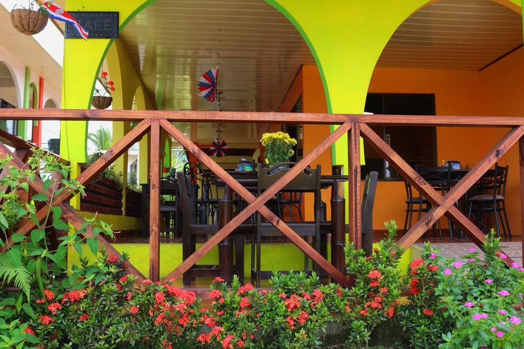 Hotel Las Flores Fortuna La Fortuna ภายนอก รูปภาพ