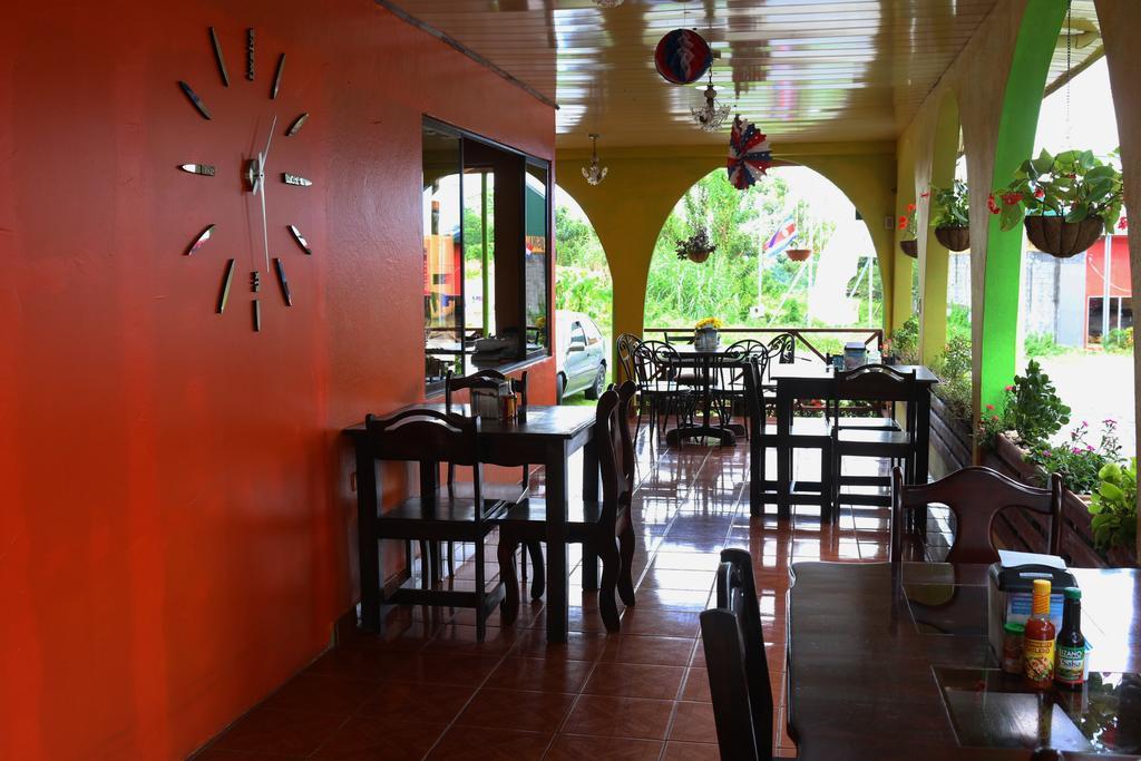 Hotel Las Flores Fortuna La Fortuna ภายนอก รูปภาพ
