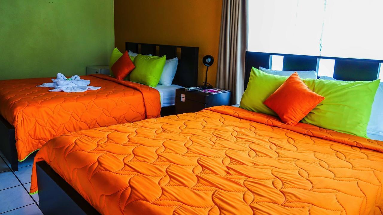 Hotel Las Flores Fortuna La Fortuna ภายนอก รูปภาพ