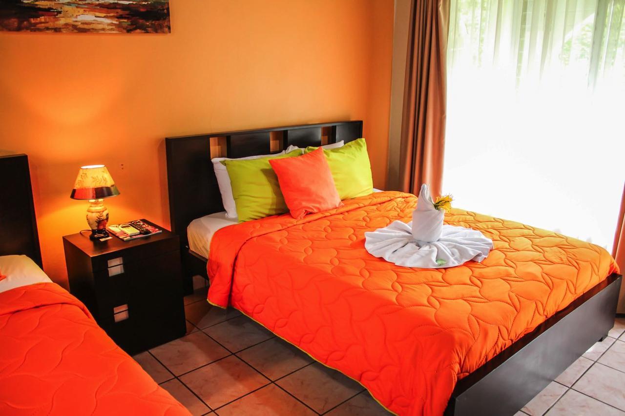 Hotel Las Flores Fortuna La Fortuna ภายนอก รูปภาพ