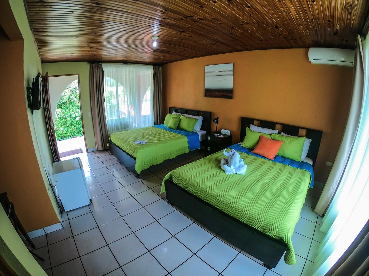 Hotel Las Flores Fortuna La Fortuna ภายนอก รูปภาพ