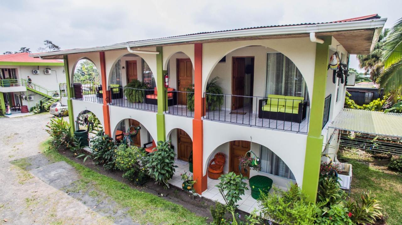 Hotel Las Flores Fortuna La Fortuna ภายนอก รูปภาพ