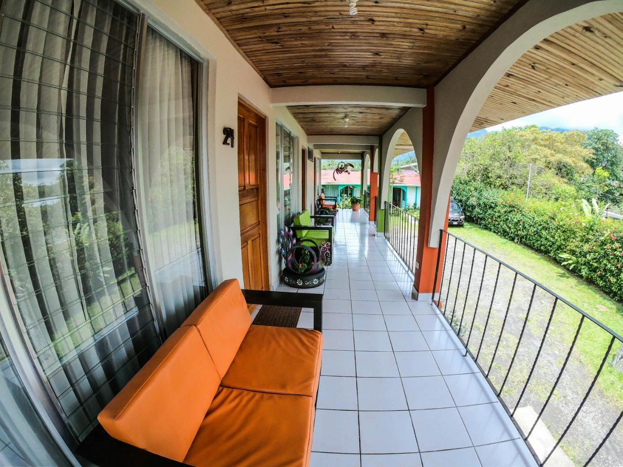Hotel Las Flores Fortuna La Fortuna ภายนอก รูปภาพ