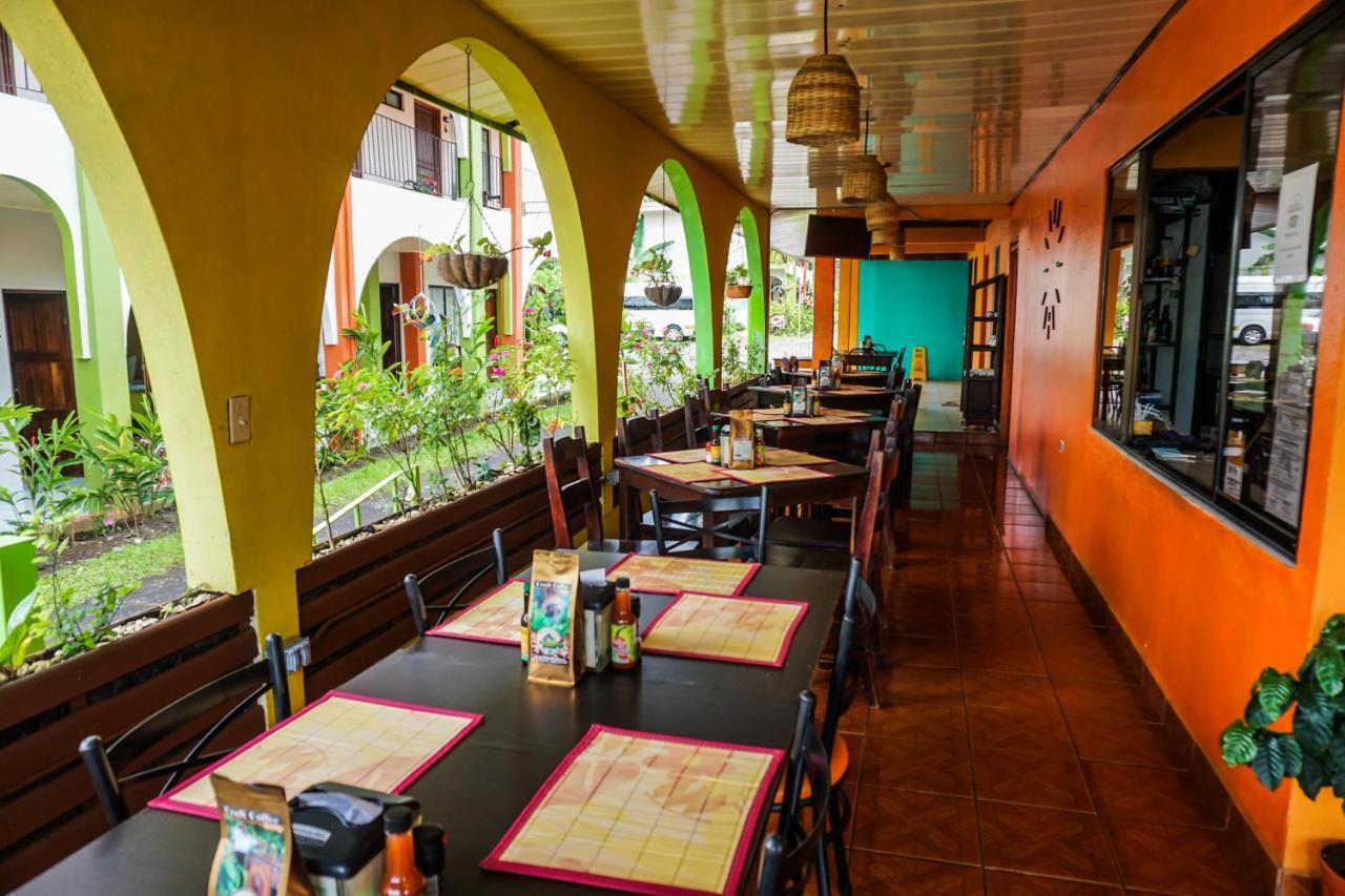 Hotel Las Flores Fortuna La Fortuna ภายนอก รูปภาพ
